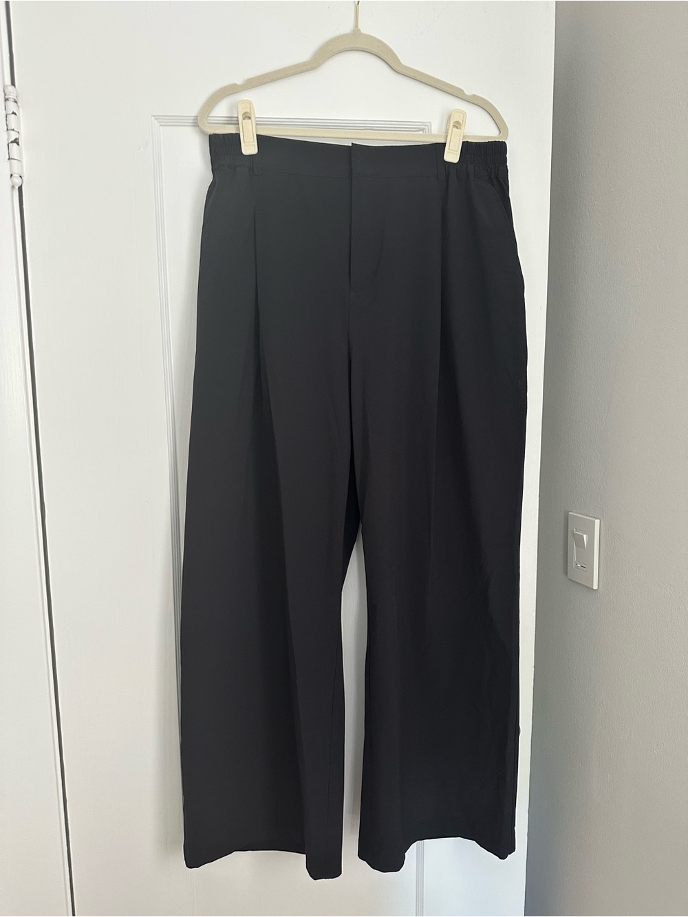 alo High-Waist Pursuit Trouser (Regular Length) - Picture 4 of 8